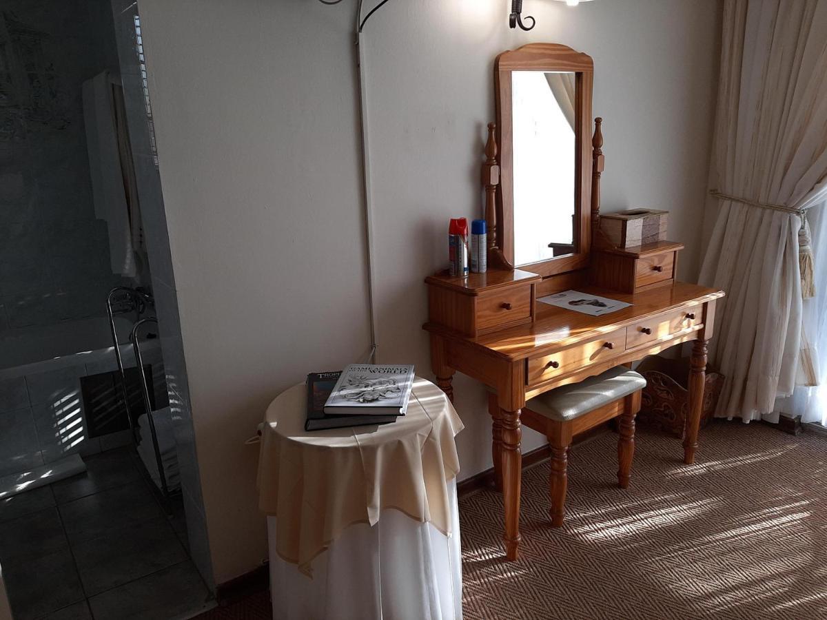 Afton Safari Lodge Kempton Park Esterno foto