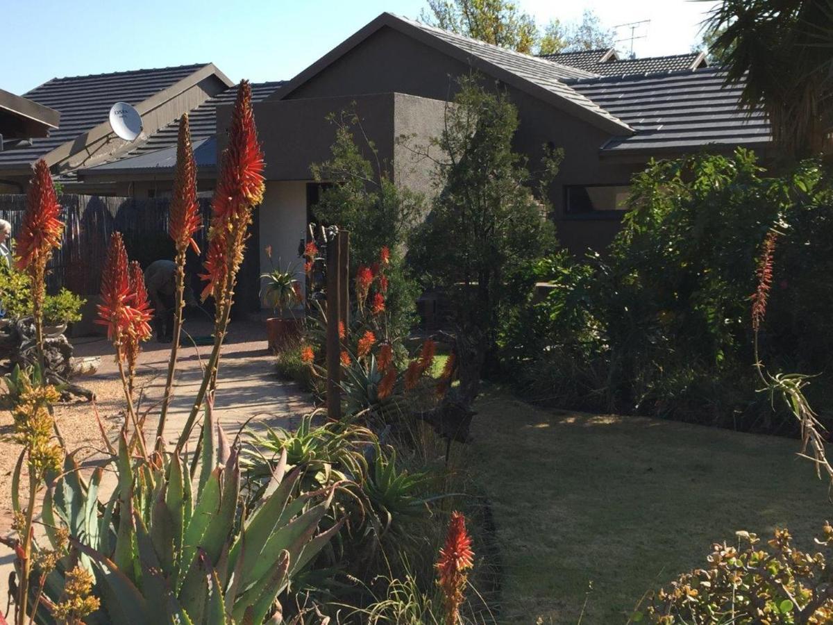 Afton Safari Lodge Kempton Park Esterno foto